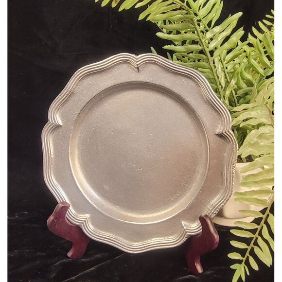 Vintage Mid-1900s InnKare Holiday Inn Metal Plate - Picture 13 of 13